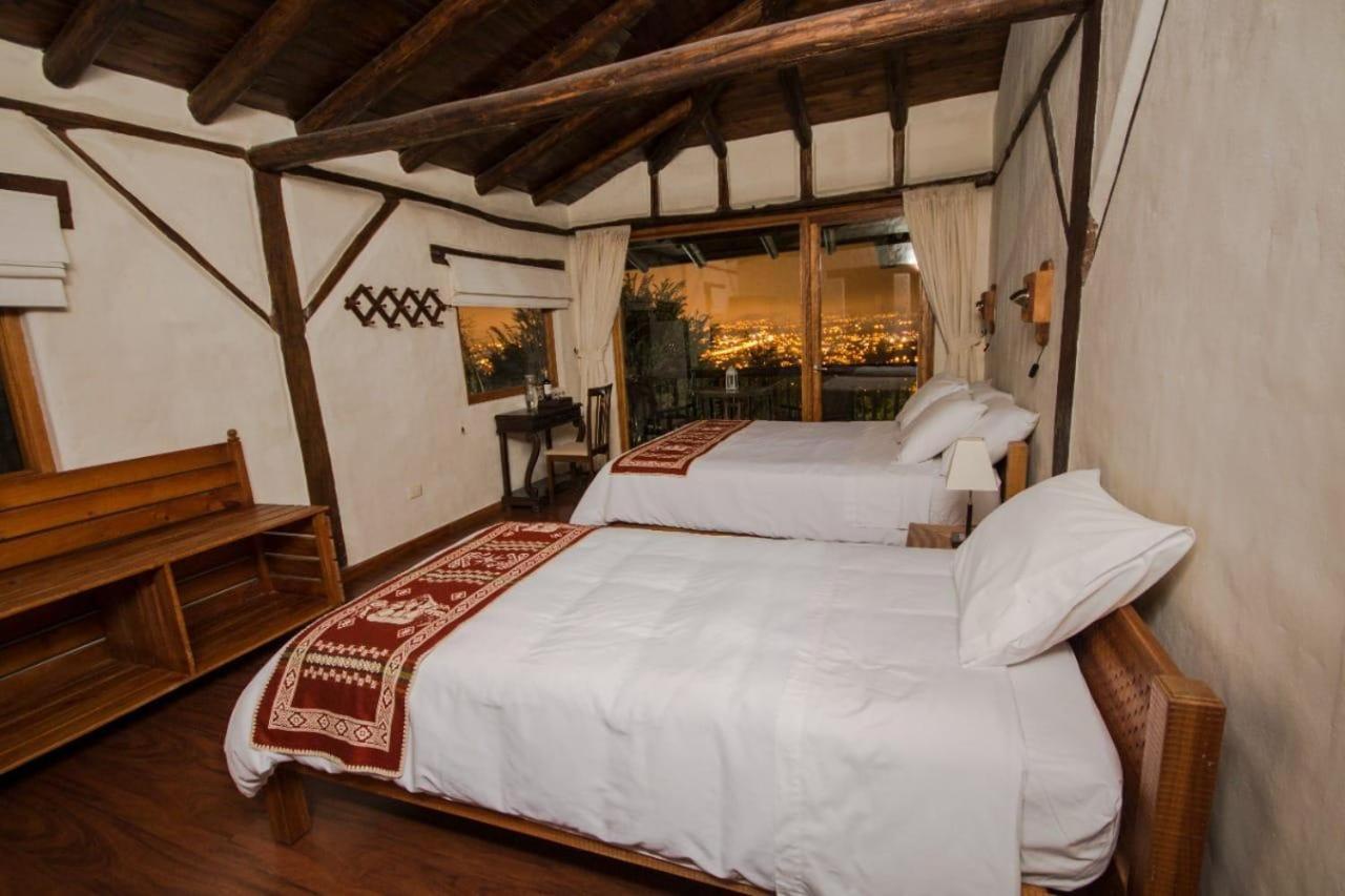 Ilatoa Lodge Quito Exterior photo